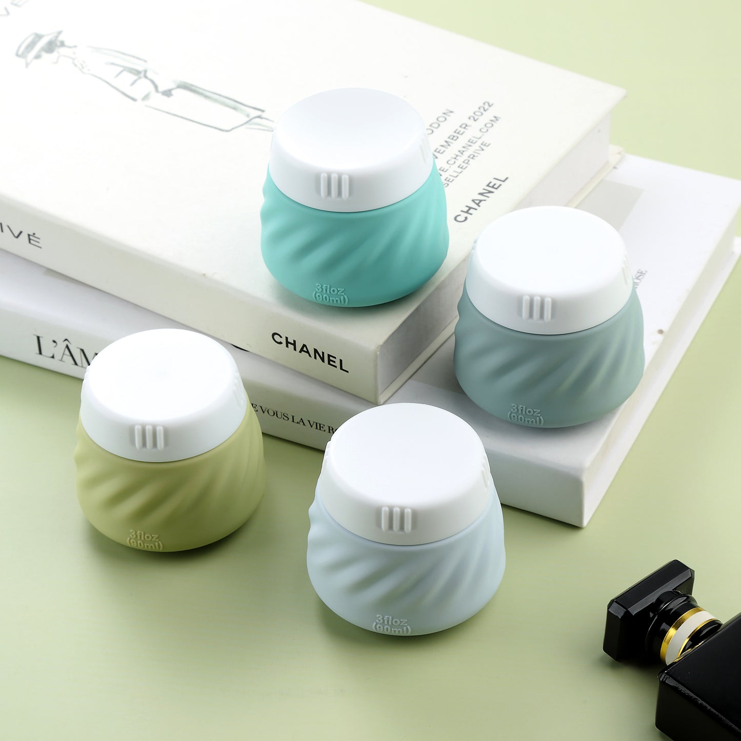 Mrsdry Travel Containers for Toiletries, Silicone Cream Jars TSA Approved Travel Size Containers with Clear Bag, Leak-proof Travel Accessories with Lid for Cosmetic Face Body Hand Cream (4 Pack)