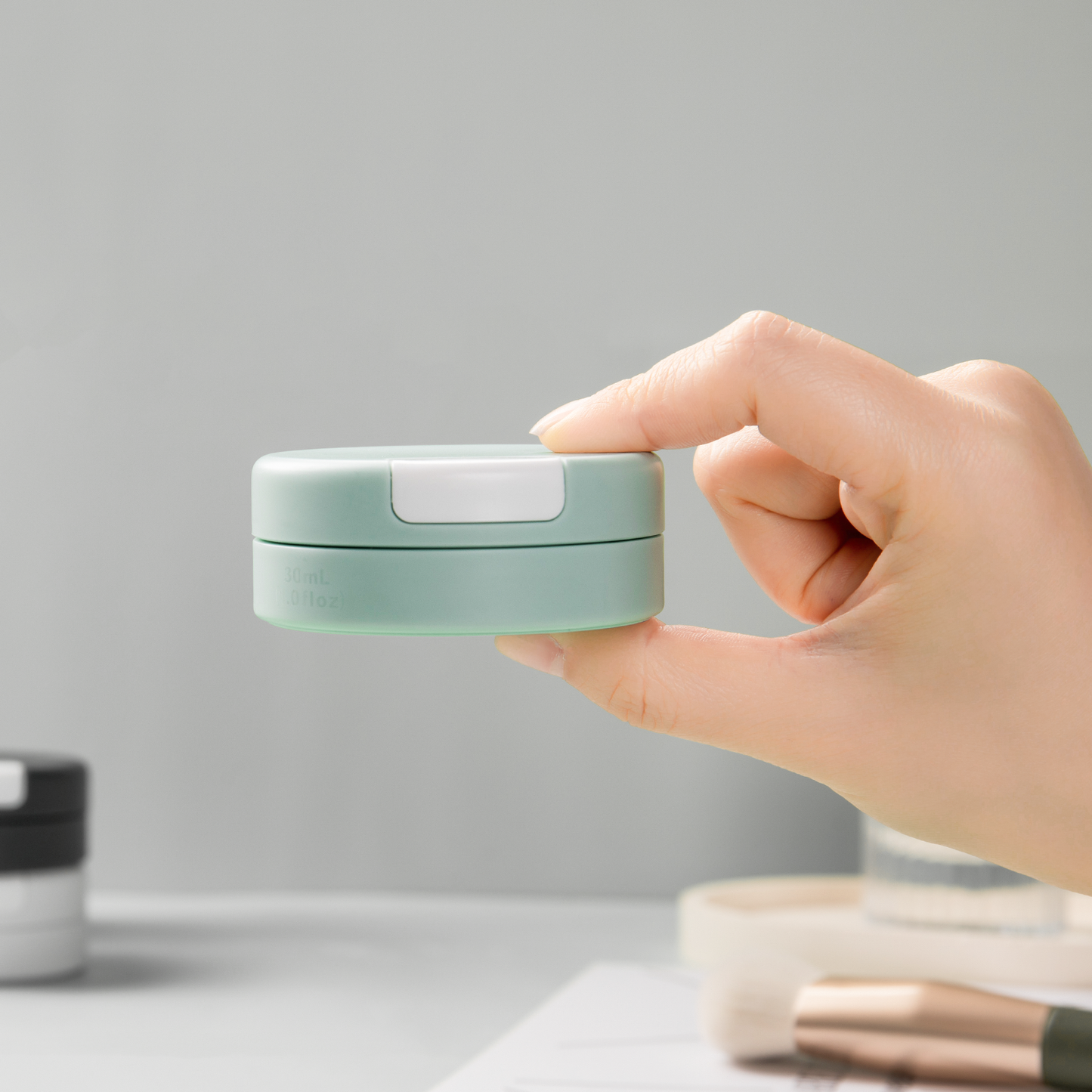 Mrsdry Travel Containers for Toiletries, Silicone Cream Jars TSA Approved Travel Size Containers with Clear Bag, Leak-proof Travel Accessories with Lid for Cosmetic Face Body Hand Cream (4 Pack)