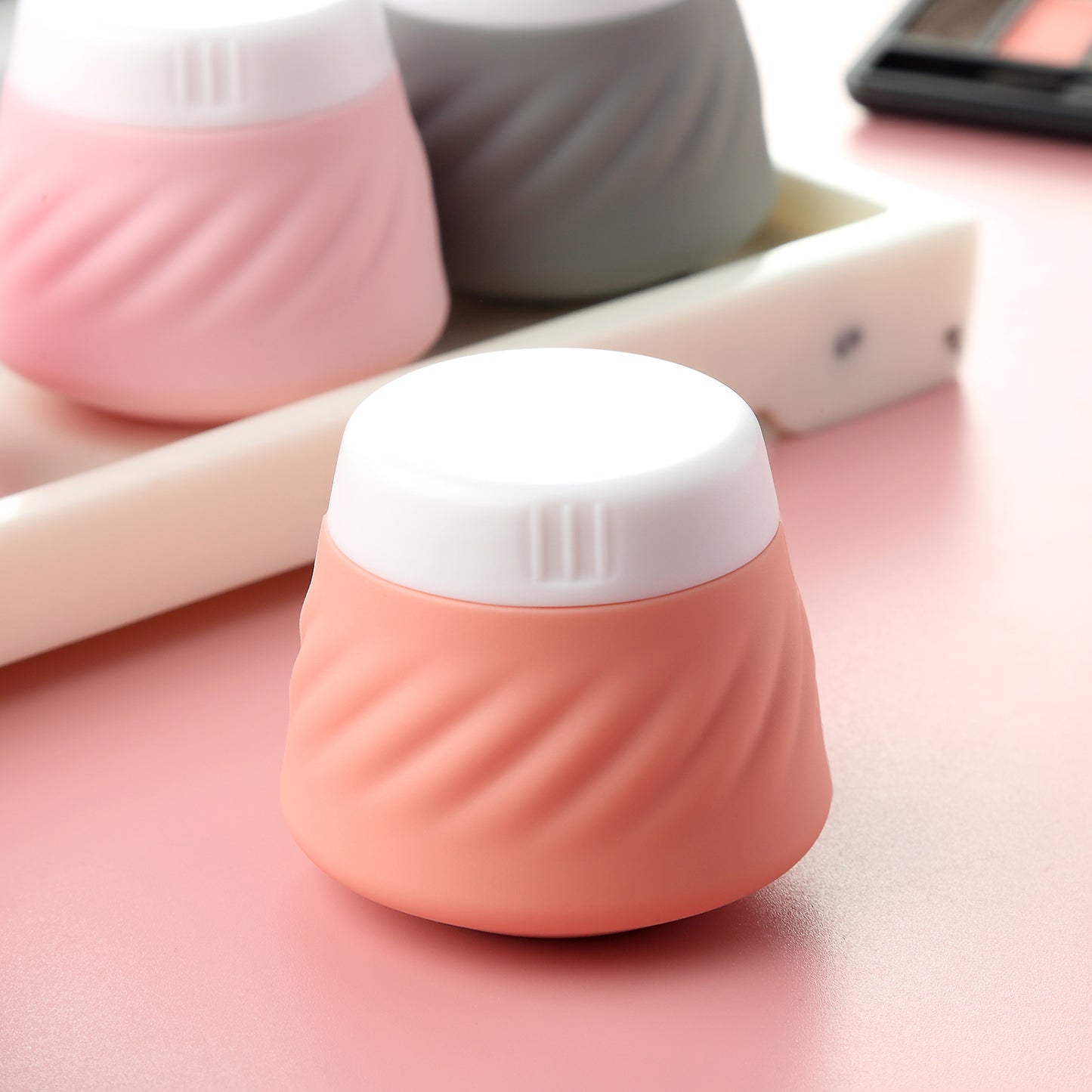 Mrsdry Travel Containers for Toiletries, Silicone Cream Jars TSA Approved Travel Size Containers with Clear Bag, Leak-proof Travel Accessories with Lid for Cosmetic Face Body Hand Cream (4 Pack)