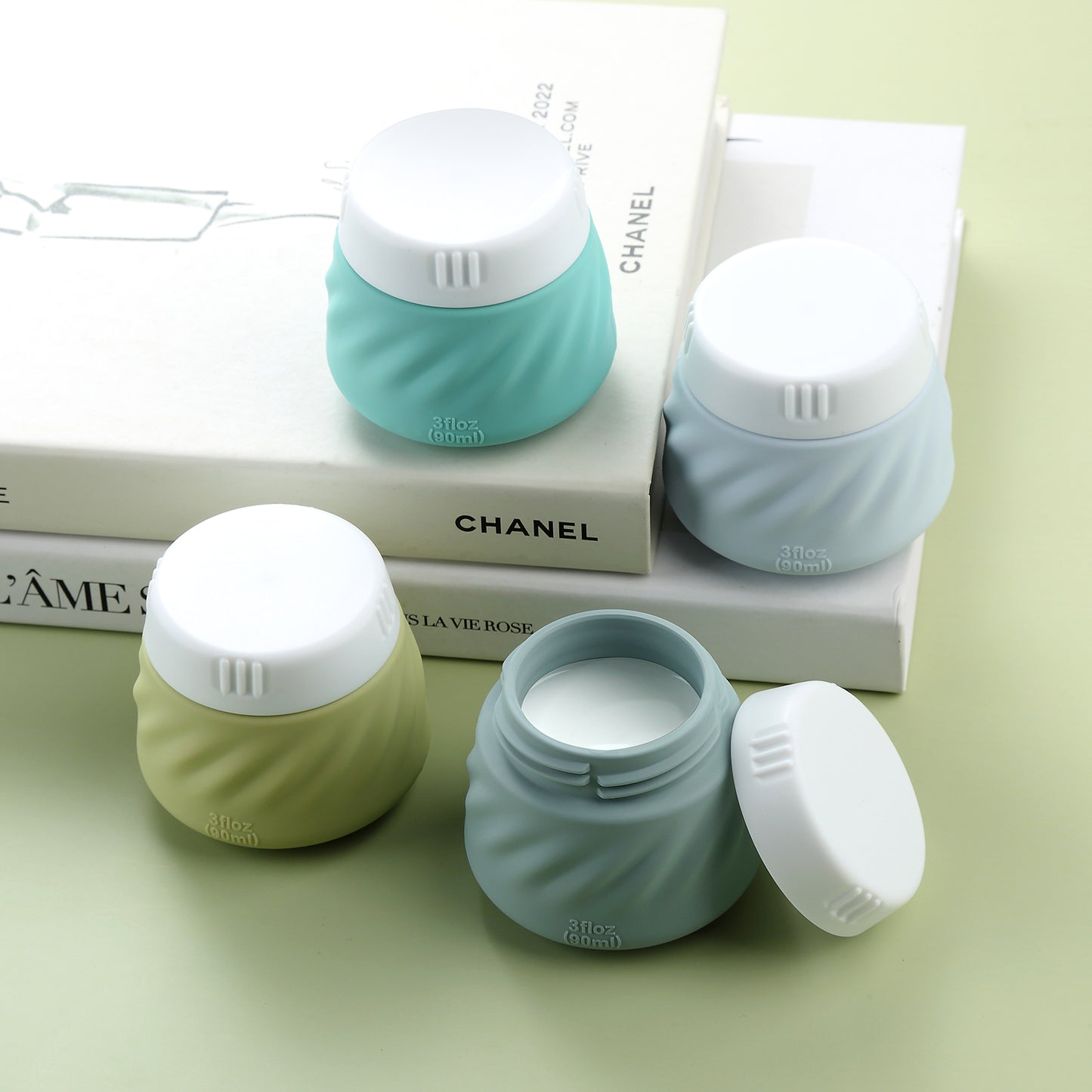 Mrsdry Travel Containers for Toiletries, Silicone Cream Jars TSA Approved Travel Size Containers with Clear Bag, Leak-proof Travel Accessories with Lid for Cosmetic Face Body Hand Cream (4 Pack)