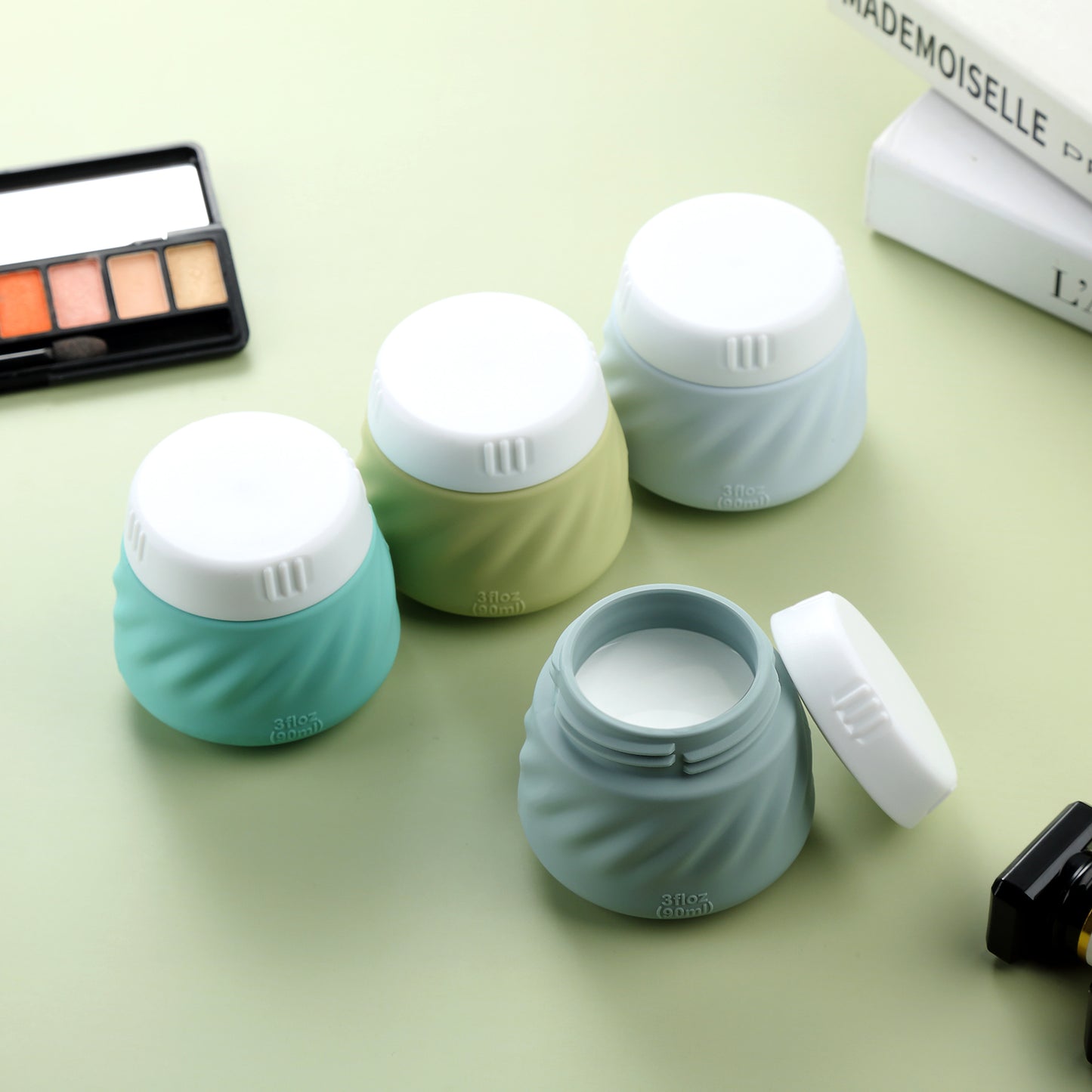 Mrsdry Travel Containers for Toiletries, Silicone Cream Jars TSA Approved Travel Size Containers with Clear Bag, Leak-proof Travel Accessories with Lid for Cosmetic Face Body Hand Cream (4 Pack)