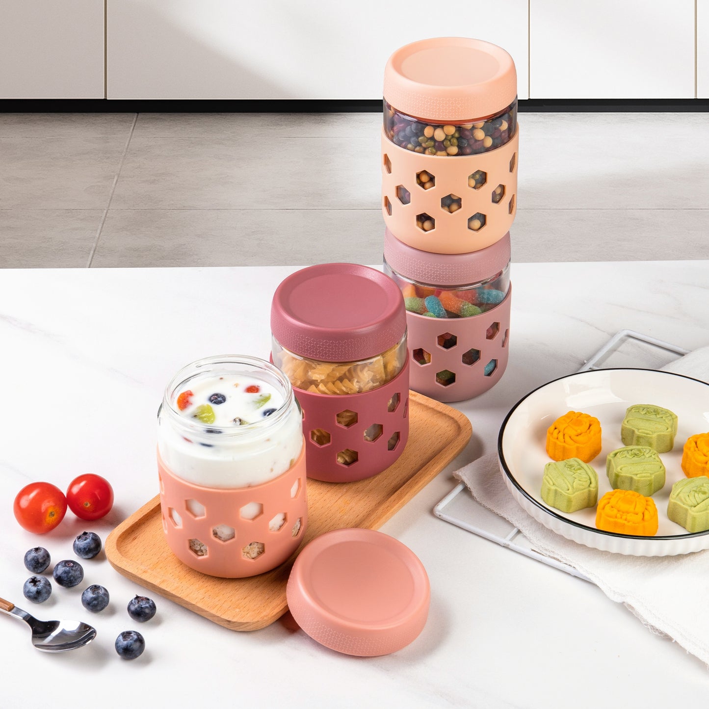 Mrsdry 4-Pack 16oz Glass Mason Jars with Silicone Sleeves, Airtight BPA-Free Overnight Oats Containers with Lids, Dishwasher Safe Leak-Proof Meal Prep Jars for Chia Pudding, Yogurt, Snacks