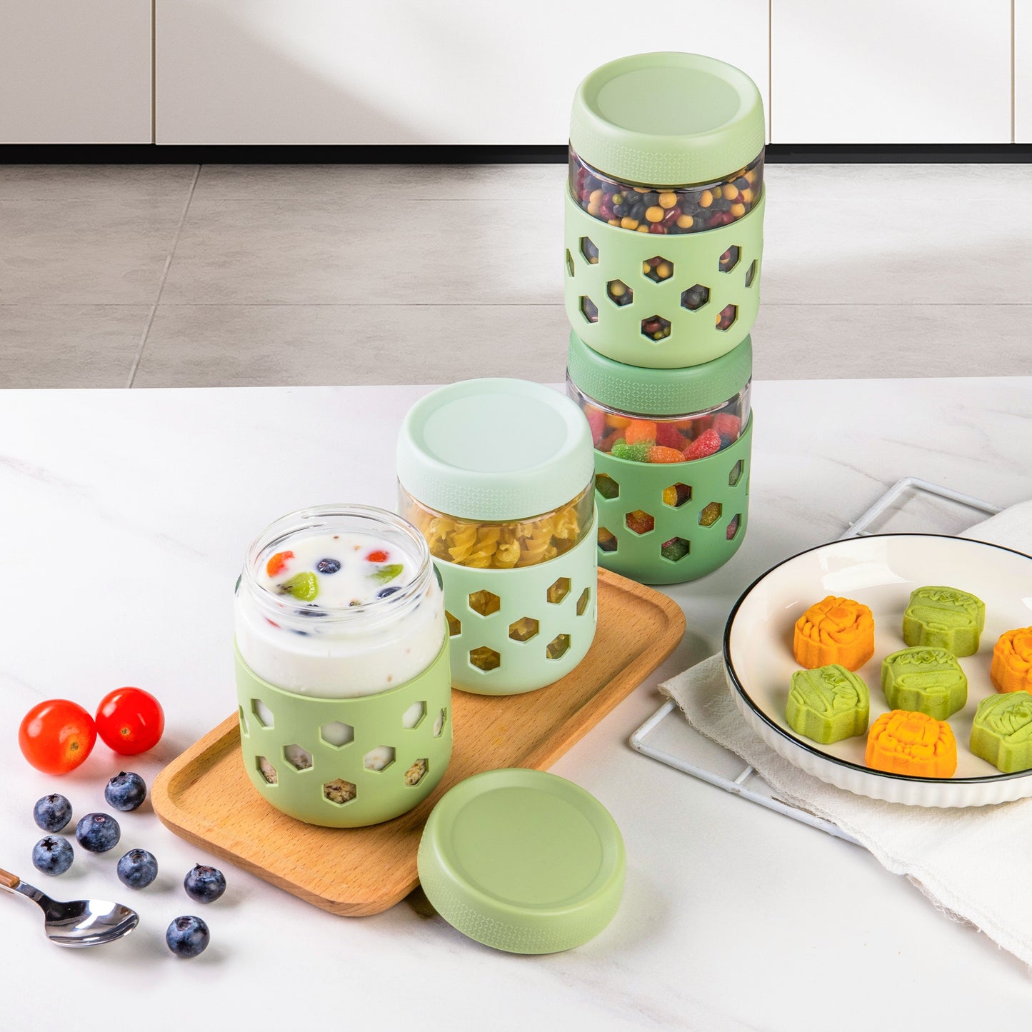 Mrsdry 4-Pack 16oz Glass Mason Jars with Silicone Sleeves, Airtight BPA-Free Overnight Oats Containers with Lids, Dishwasher Safe Leak-Proof Meal Prep Jars for Chia Pudding, Yogurt, Snacks