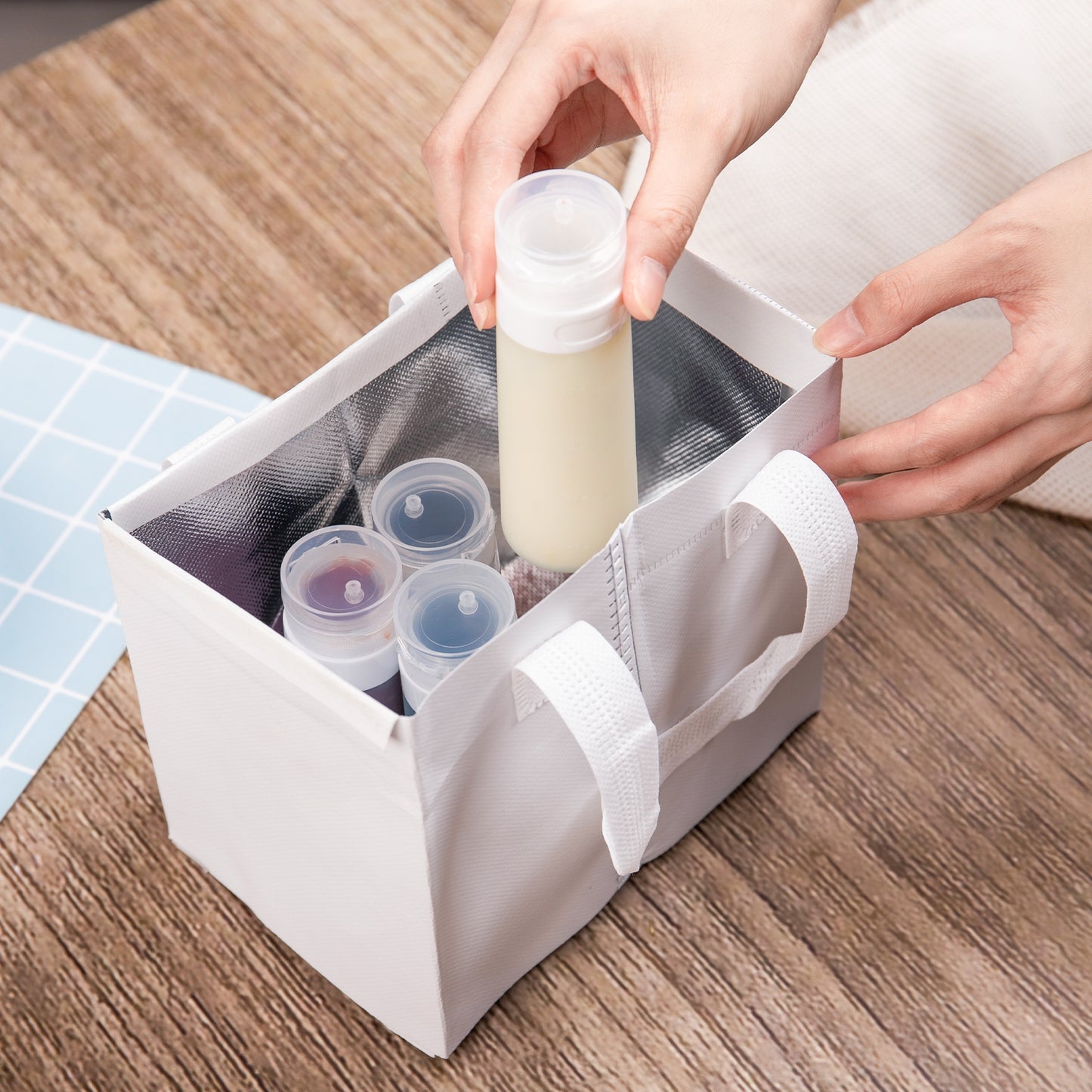 Mrsdry Condiment Squeeze Bottles for Sauces, 3-oz Mini Silicone Salad Dressing Container to Go with Reusable Sandwich Bag, Leakproof Sauce Bottle for Bento Lunch Box, 4 Pack, Gray