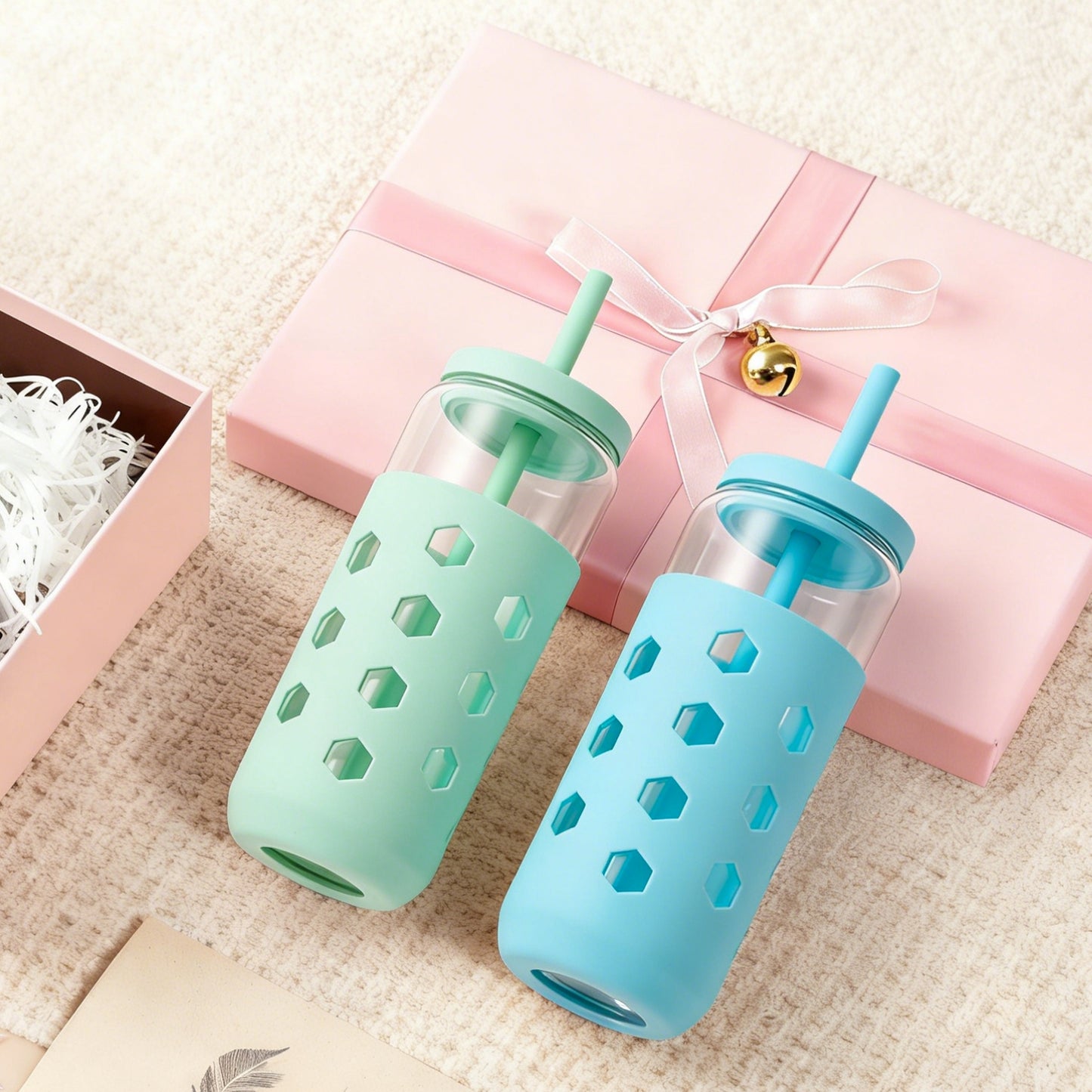 Mrsdry Glass Cups with Silicone Lids and Straws (4 Pcs), 20oz Drinking Glasses Set with Silicone Sleeves for Coffee Bar Accessories Iced Coffee Cups with Lids, Glass Tumbler Reusable for Gifts