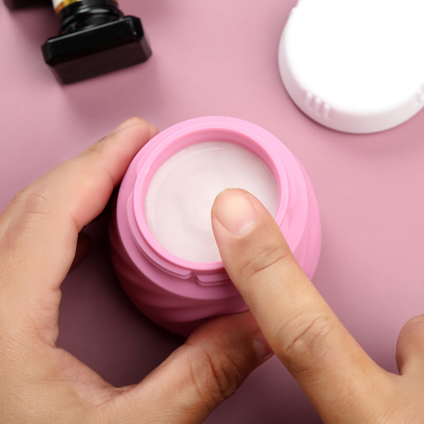 Mrsdry Travel Containers for Toiletries, Silicone Cream Jars TSA Approved Travel Size Containers with Clear Bag, Leak-proof Travel Accessories with Lid for Cosmetic Face Body Hand Cream (4 Pack)