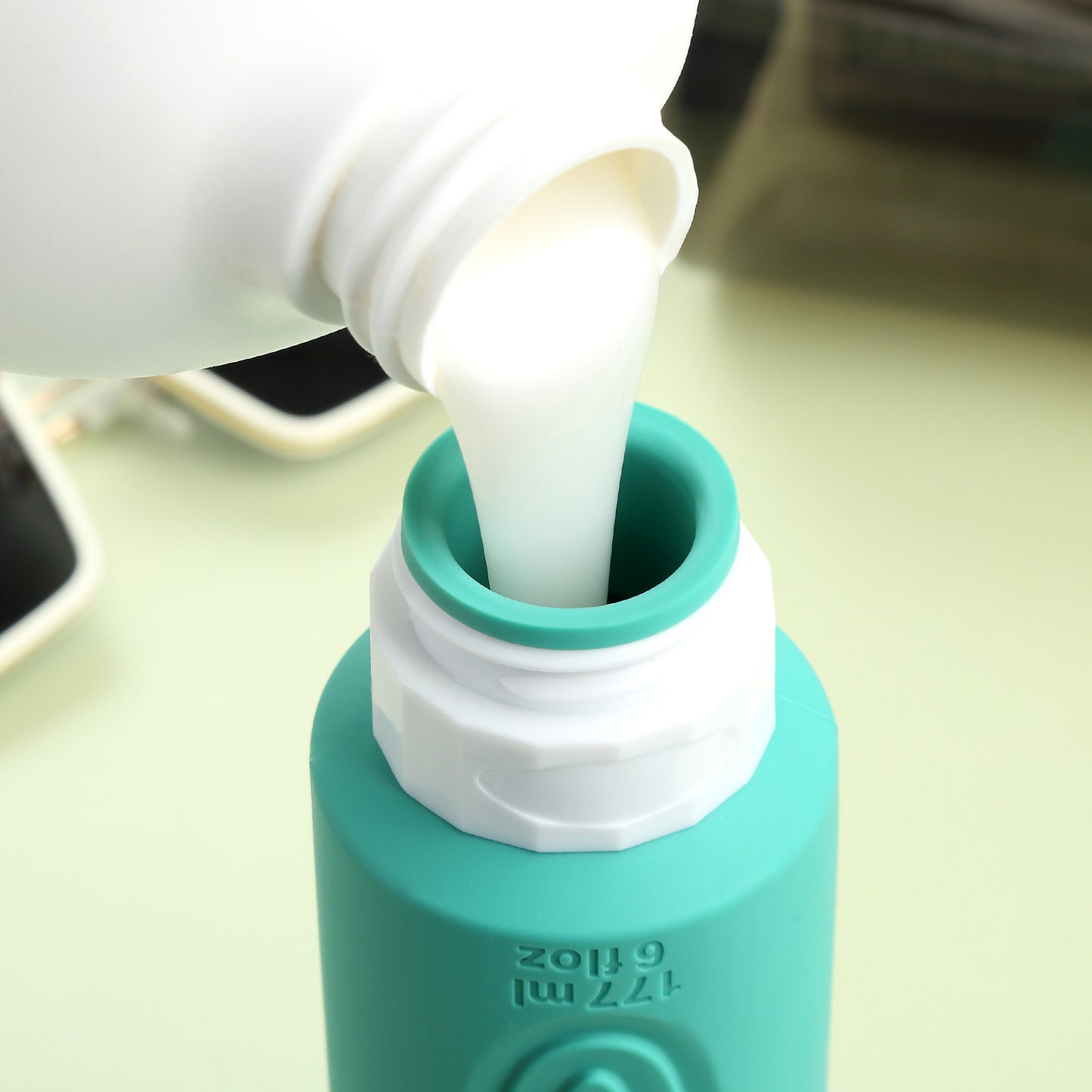 Mrsdry Travel Bottles for Toiletries, Large 6oz Oversize Containers, BPA Free Leak Proof Tubs Refillable Liquid Travel Accessories with Toiletry Bag for Cometic Shampoo and Lotion Soap (4 Pack)