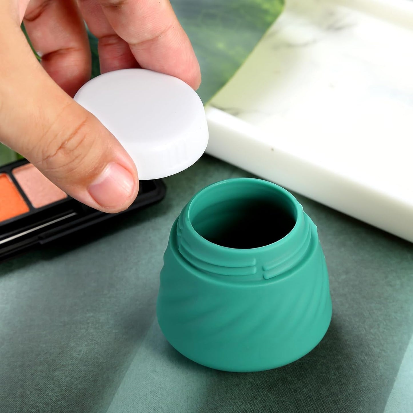 Mrsdry Travel Containers for Toiletries, Silicone Cream Jars TSA Approved Travel Size Containers with Clear Bag, Leak-proof Travel Accessories with Lid for Cosmetic Face Body Hand Cream (4 Pack)