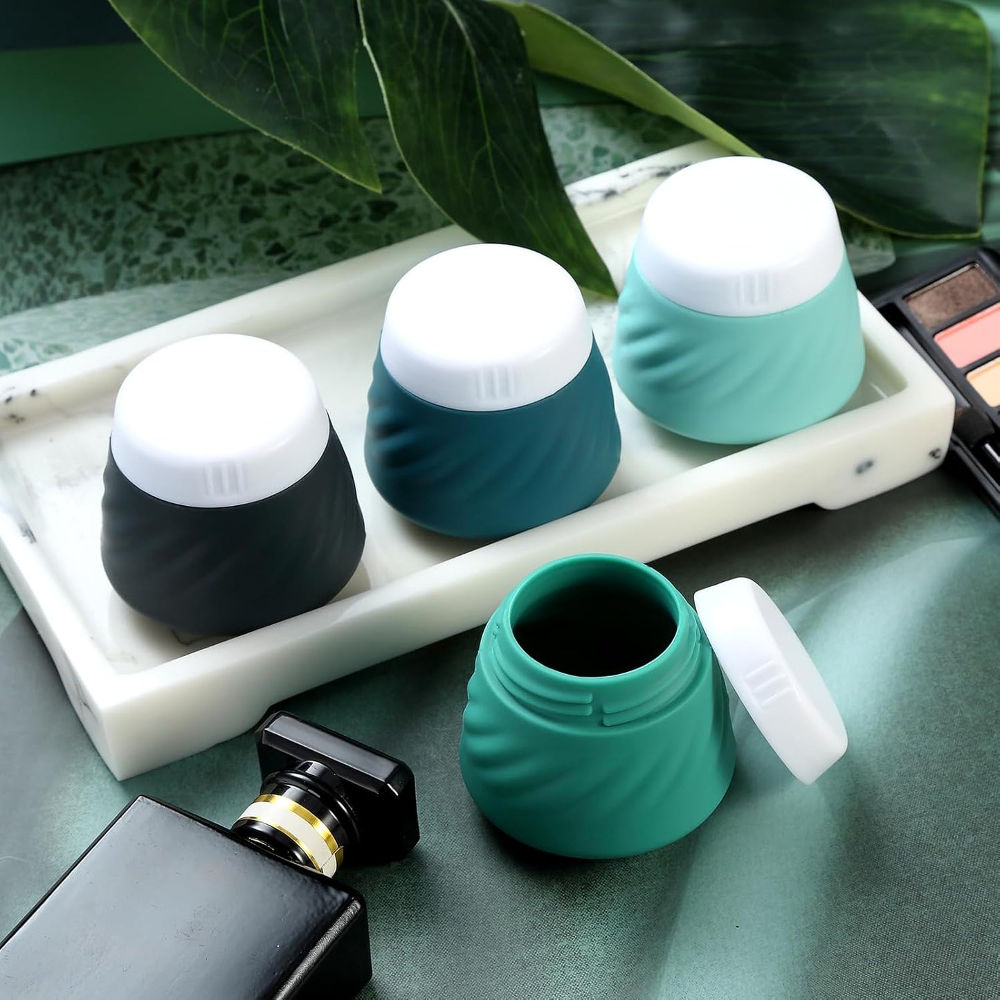 Mrsdry Travel Containers for Toiletries, Silicone Cream Jars TSA Approved Travel Size Containers with Clear Bag, Leak-proof Travel Accessories with Lid for Cosmetic Face Body Hand Cream (4 Pack)